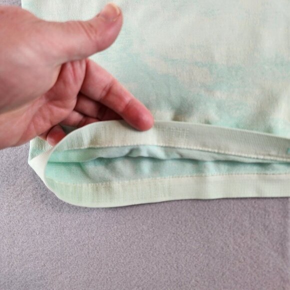 ATHLETA Momentum Seamless Green‎ Camo Tank Top Women's Medium Style# 556387 - Picture 7 of 8